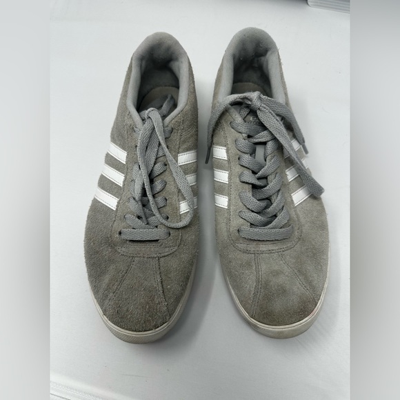 Adidas Gray Suede sneakers size 8.5 - Picture 2 of 4